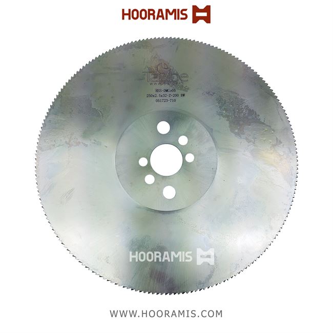 تیغ اره فولادی بزرگ 200 دندانه BW شکل قطر 250 ضخامت 2.5 جهت برش زهوار uPVC برند Taube ایتالیا | کد رفرنس 710-051723 |